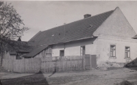 Fotka hájenky ve Slavětíně z roku 1929