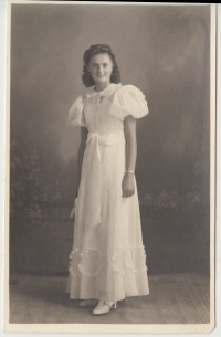 Vlasta Jakubová, květen 1942