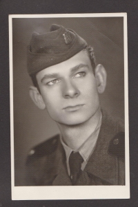 Zdenko Černík na vojně u PTP, 1953