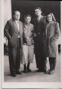 Zprava Vlasta Homoláčová, Radomír Luža a partyzán ing. Arnošt Vostrejž, x y, po válce