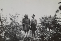 Ve Švýcarsku v roce 1946, s Češkou, která bydlela nedaleko