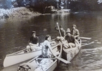 S kamarády ze skautu v Poděbradech, 70. léta