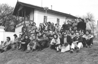 20. března 1985 navštívil Jazzovou sekci americký spisovatel Kurt Vonnegut,Jr. a vysadil před sídlem JS strom