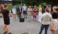 Čtvrtá zleva, natáčení DVD  „Krkonošské tance" ve Vrchlabí, 2019