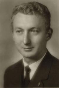Zdeněk Štěpán, maturitní foto, 1957