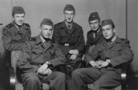 Zděnek Štěpán (uprostřed) na vojně, Olomouc 1959