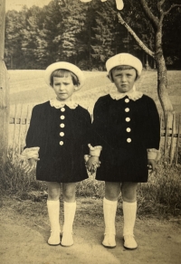 Na výletě se sestřenicí