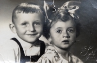 Photograph of Jana with her brother, Brno, 1943