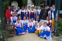 První zleva, vystoupení Dětských folklorních souborů (DFS)  „Na konci léta", Plzeň 2009