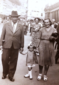 Darina Martinovská with parents, 1951