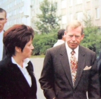 Darina Martinovská with Václav Havel, Prague Jižní Město, 1995