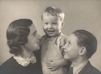 With his mother Heřma and brother (on the right) in 1942 