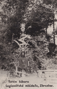 Totem tábora legionářské mládeže na Zbraslavi, 1938