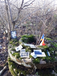 Mlýnský kámen a fotografie rodiny Martinovských, Český Malín, 2019