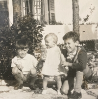 The siblings Sándor, Agathe and Jenö in Portugal. Autumn 1963