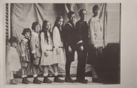 Agathe's father and his siblings at the Tarnócza castle. From the left, Antal (witness' father aged thirteen and half), Jenö (Eugene), Sándor (Alexander), Irma, Franziska, Ernö (Ernest), Frigyes (Frederik), Sophia (aged 17). Hungary, December 1927