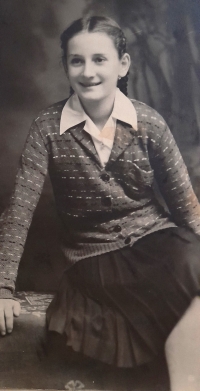 Zlata Bednářová (Korpášová) v mladém věku