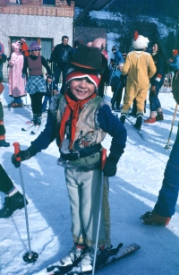 Horská služba v Jizerských horách – karneval na lyžích v Bedřichově