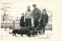 Peter Kulan s otcem a bratrem, Humenné, 1966