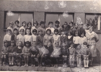 Dolní Lutyně School, 1966, the witness stands out in the top row