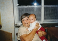 Zdeňka  Prokopiusová s pravnučkou