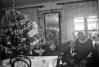 Monika Ruská's grandparents and her aunt / Christmas 1930