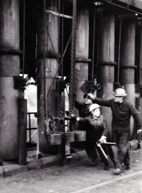 Marie Voznicová s kolegy v práci / 70. léta