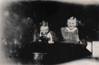 S mistrovou, u které se učila šít