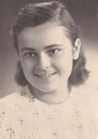 Věra Vítková,  40. léta 20. století