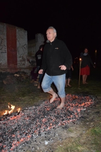 Chůze po žhavém uhlí, Milovice, 2016