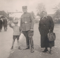 Vladimír Zajíc v Kotousově, květen 1945, při osvobozování západních Čech americkou armádou