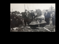 1946 in Bystřice, father´s funeral, by the coffin from left Emilie, her mother and Hela