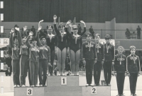 Bohumila Řešátková na nejvyšším stupni uprostřed, předolympijské hry v Mexiku 1967
