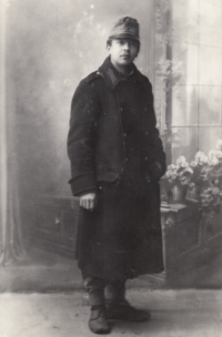 Tchán Zdeněk Mrázek jako voják