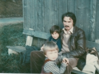 Jaroslav Čapek se syny Janem a Jakubem v 80. letech v Kanadě