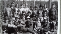 Rostya Gordon-Smith (top row, fifth from the left), hop brigade 1965