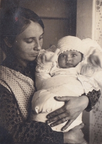 Vera Vitkova with her mother, 1930