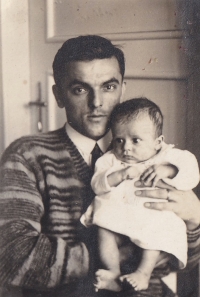 Pamětnice s otcem v roce 1932