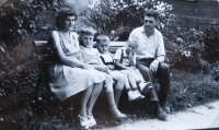 Alois Matěj s manželkou Zdenkou a dětmi Zdenkem, Aloisem a Radomírem