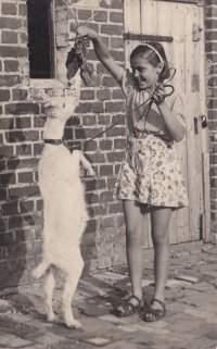 Věra Vítková ve 40. letech 20. století