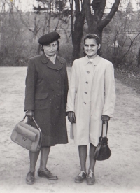 Věra Vítková with her mother, 1947