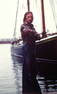 S obrovskými „zvony" na kalhotách v kanadském městě Moncton (provincie New Brunswick), 1978 
