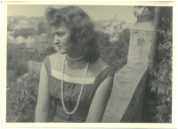 Na zahradě rodinného domku v Novoměstské ul. v Chrudimi, 1960