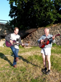 Budíček písničkou Slunko svítí, s Joskou Bábíkem, Prázdniny s Brontosaurem, kolem roku 2010