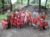 Prázdniny s Brontosaurem pro rodiče a děti na Lukově Prádelníci III, celotáborová hra na husity, 2016