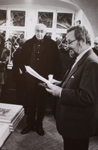 The opening of the Pavel Sukdolák exhibition (in the middle), Prague, 1997