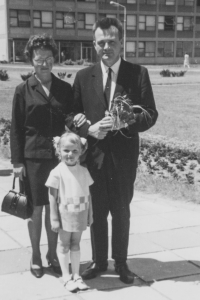 Promoce pamětníka, s manželkou Markétou a dcerou Hanou v roce 1968