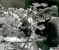 Vystoupení Vladimíra Merty spolu s Ivou Bittovou a Jaroslavem Olinem Nejezchlebem, Folková Lipnice 1985