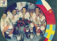 Josef Horešovský (druhý zprava) po zisku titulu mistra světa v Praze 1972. Vpravo od něj František Pospíšil, nalevo od něj Jiří Bubla a Jiří Holík