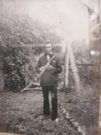 Uncle of Jan Kandráč, František Kandráč - saxophonist living in Slovakia
